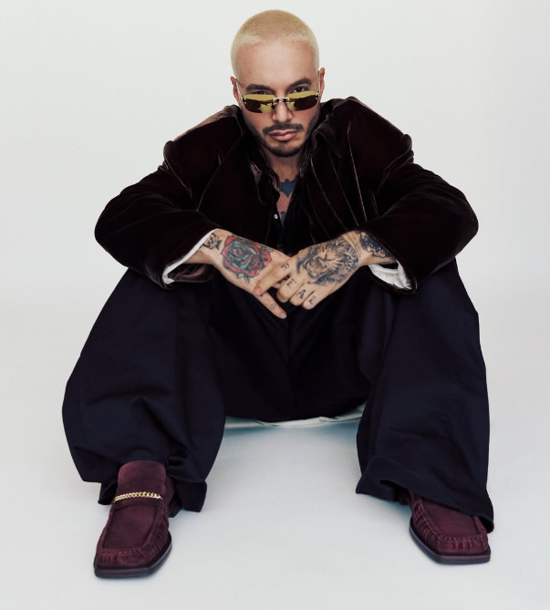 ¡J Balvin: De Medellín al Mundo con Reguetón!