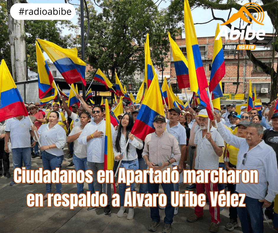 Ciudadanos en Apartadó marcharon en respaldo a Álvaro Uribe